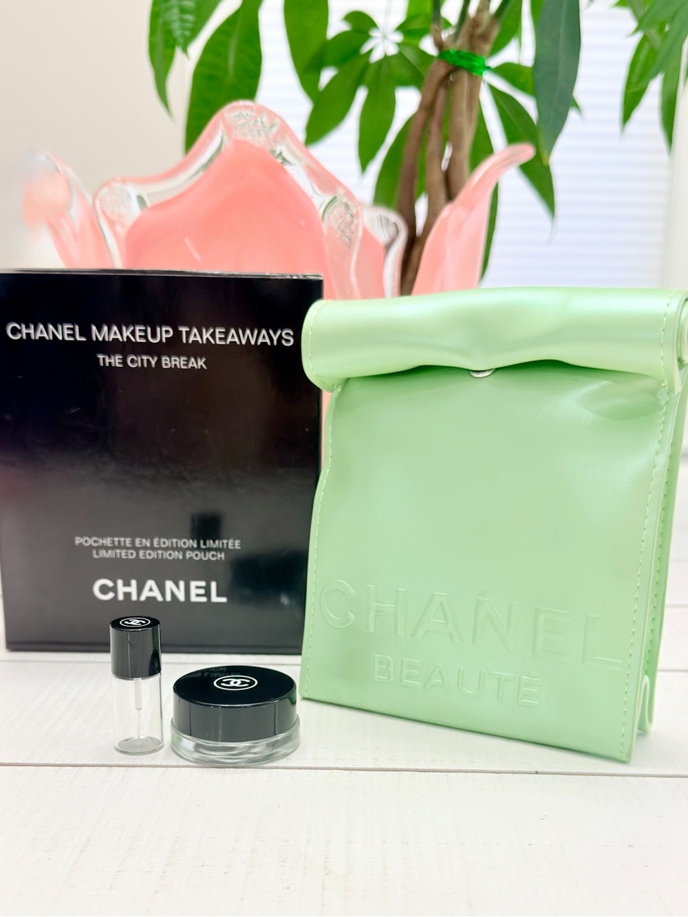 Bundle- Chanel Makeup Bag TAKEAWAYS THE CITY BREAK